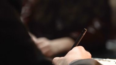 Kanun adamı cinayetten şüpheli deyim, yazma tehlike işgal