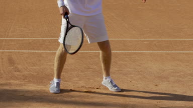 Acemi tenis oyuncu maç, spor, ağır çekim hatası kaybettikten rahatsız