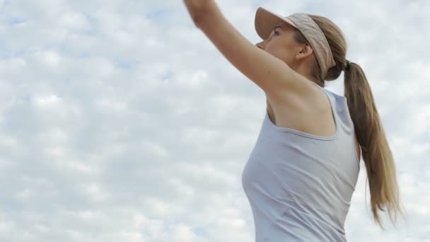 料理ボール, 一致, スローモーションの女子プロテニス プレーヤー — ストック動画