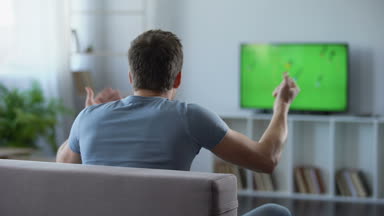 Aktif olarak onun favori takım, oyun ile hayal kırıklığına tezahürat futbol destekçisi