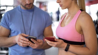 Sportif kadın online zamanlama daha sık çalışacak koçu ile eşitleme