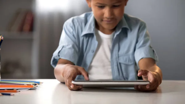 Male Kid Enthusiastically Playing Tablet Gaming Addiction Behavior Problem — Stock Photo, Image