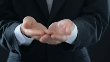 Adam iş uygun yasadışı, kumar kazandığı para sayma ve gizleme