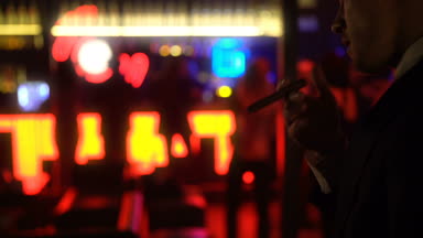 İşadamı yasaktır puro elit bar, gece kulübü ortamı, dans kadın