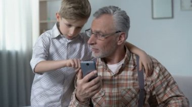 Torunu Büyükbaba nasıl smartphone, oğlum kullanıldığının açıklanması önemli olmak nasıl bir duygu