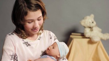 Bebek, bakım ve kardeş sevgi dolu kardeşim hakkında rüya kız şarkı ninni