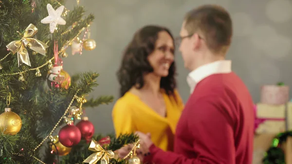 Feliz Pareja Amorosa Bailando Fiesta Navidad Juntos Momentos Mágicos — Foto de Stock