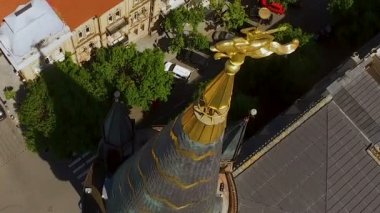 Tatil beldesi Karadeniz kıyısında, Gürcistan'daki gayrimenkul üzerinde üst ayrıntı bina
