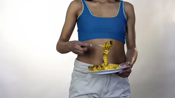 Passgenaues Maßband Für Frauen Die Gabel Gesunde Gewichtsabnahme Ernährung — Stockfoto