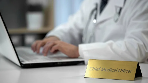 Chief Medical Officer Completing Report Prescribing Medication Clinic — Stock Photo, Image