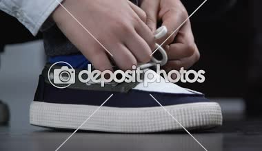 Okul çocuk ayakkabı bağı ile düğüm, şık genç spor ayakkabı, rahat ayakkabı bağlama