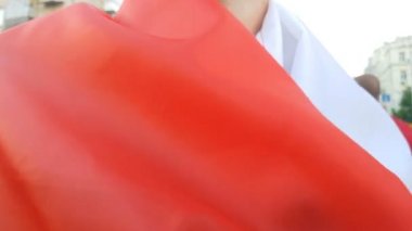 Fransız bayrağının şarkı marşı, Milli Takımı'nın zaferini kutluyor sarılmış fan