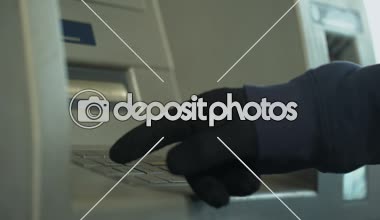 Banka hesabından para çaldığını şüpheli adam eldiven PIN kodu, ekleme