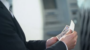 Hazırlama adam Japon yeni banka şubesi, maaş, yabancı para birimi Döviz