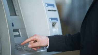 PIN kodu ve alma Japon yeni, girme turizm seyahat edenler için bankacılık