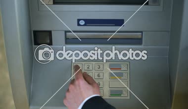 Düzeltme PIN kodu Atm klavyesinde, banka hesapları arasındaki sermaye transferi dostum