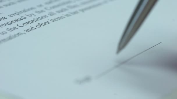 Assinatura de caneta vista macro documento, acordo de compra, negócio, contrato — Vídeo de Stock