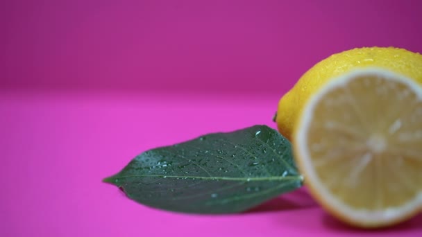 Juicy lemons close-up, refreshing organic food, vitamin C citrus, cosmetology — Stock Video