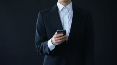 Smartphone uygulama kaydırma, haber online okuma, mesajlaşma politikacı