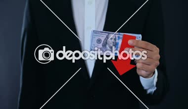 Holding banknot, dolar düşen göreli İsviçre Frangı, finansal tahmin adam