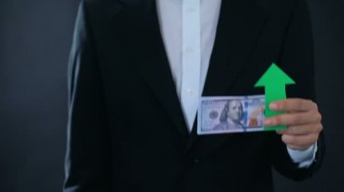 Holding banknot, doları büyüyen göreli Rus Rublesi, borsa adam