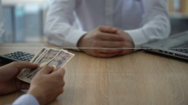 Japon yeni, Döviz Alım Satım kısıtlamaları değiştirmek reddeden banka kasiyer