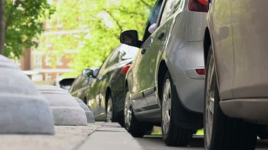 Arabada sigara, Sigara kaplama, kötü bir davranış, ekoloji üzerinde saplama atma adam