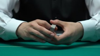 Krupiye kartları, poker satıcı Okulu uzmanları, eğitimler için karıştırma