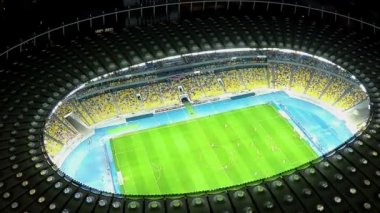 Kiev, Ukrayna, havadan görünümü olimpik stadyum üzerinde eğitim futbol oyuncuları