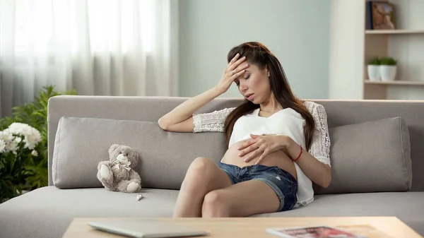 Femeia Gravidă Supărată Plângând Supărată Probleme Emoționale Dezechilibru Hormonal — Fotografie, imagine de stoc
