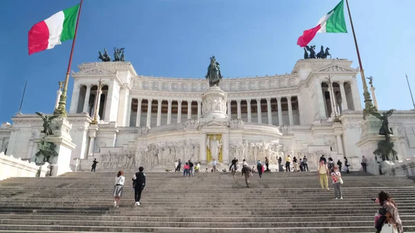 Hermoso Monumento Vittoriano Roma Muchos Turistas Italia Turismo —  Fotos de Stock