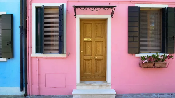 Impresionante Acogedora Casa Rosa Isla Burano Edificio Tipo Muñeca Venecia — Foto de Stock