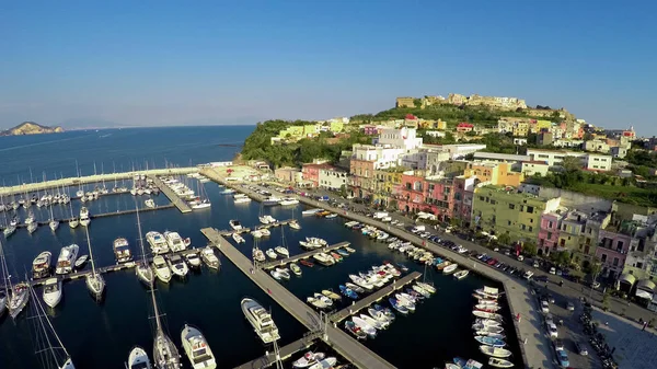 Hermosa Ciudad Costera Italiana Con Casas Coloridas Vacaciones Verano Aérea —  Fotos de Stock