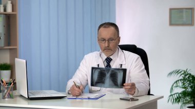 Akşam inceleyerek hasta x-ışını, akciğer kanseri teşhis, klinik hizmetleri