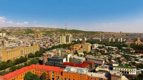Güneşli bir günde Yerevan Şehir, eski binaları ve sokakları, cityscape havadan görünümü