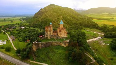 Güzel Gremi kale yeşil tepede, Georgia, doğa gezileri Turizm