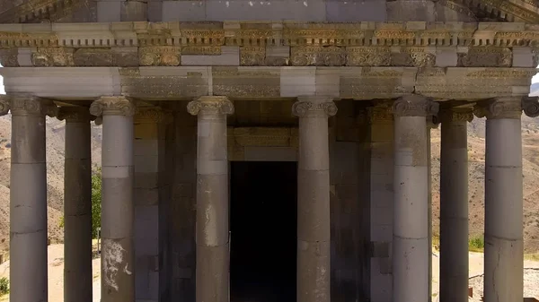 Increíble Vista Del Templo Garni Con Columnas Jónicas Armenia Religión —  Fotos de Stock