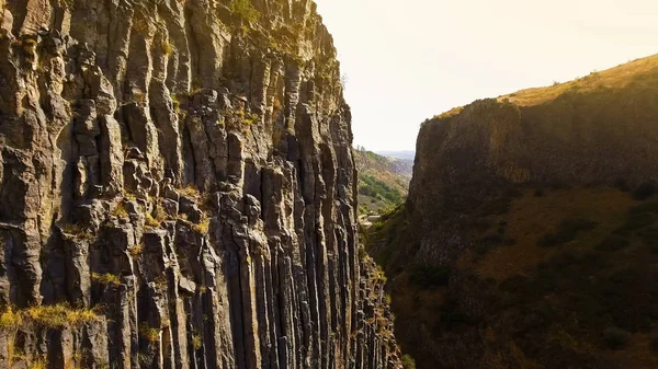 Kayalık Dağ Bazalt Sütunlar Jeoloji Doğa Güzel Havadan Görünümü — Stok fotoğraf