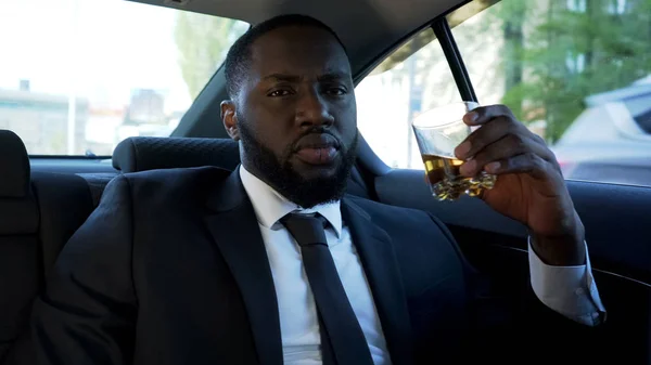 Successful Black Businessman Drinking Elite Alcohol Car Mafia Boss Gangster — Stock Photo, Image