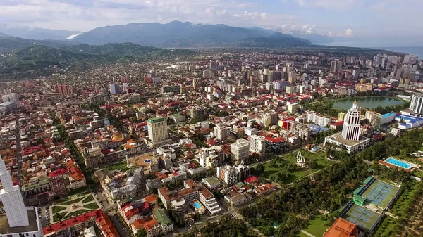 Sűrűn Lakott Modern Város Zöld Terület Nyáron Batumi Grúzia Légi — Stock Fotó