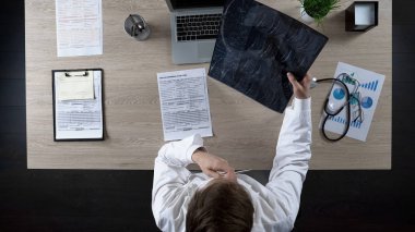 Omurga tarama, analiz nörolog hasta hastalık için Tanılama hakkında düşünme