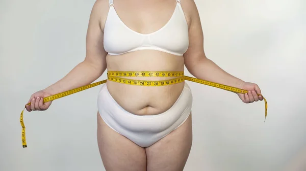 Mujer Obesa Midiendo Cintura Resultado Dieta Motivación Para Pérdida Peso — Foto de Stock