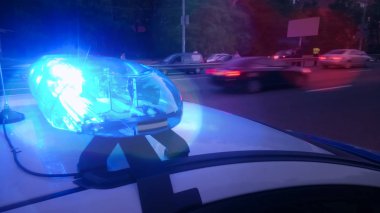 Yanıp sönen Strobe ışıklar polis arabası, mavi lightbar, acil durum portre