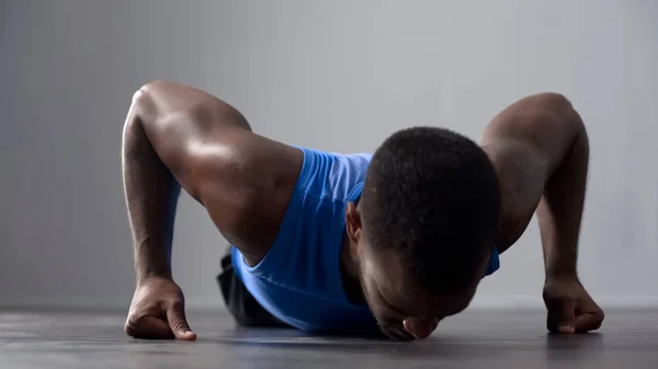 Exhausted Sportsman Doing Press Ups Working Hard Overcome Difficulties — Stock Photo, Image