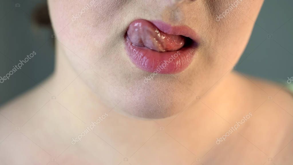 Onlayn porno qizlarni tahqirlash