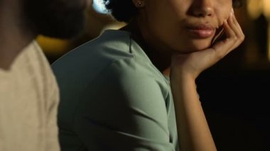 Kız dating speed sıkıcı depresyon yüzünden görmezden erkekte ilgisiz