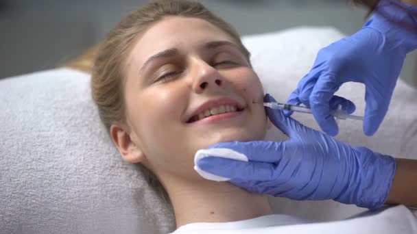 Girl Making Beauty Injections Smooth Wrinkles Make Better Face Shape — Stock Video