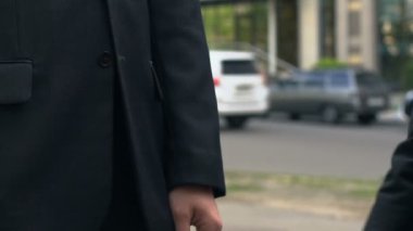 Karşılıklı duran office, sözleşmesi, ortaklık iki iş adamları