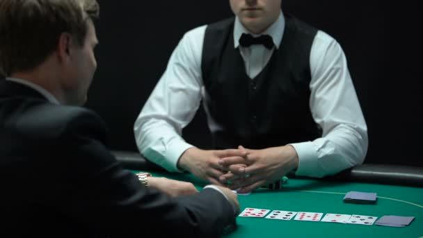 Giocatore Casinò Che All Scommettendo Tutti Soldi Chiavi Proprietà Giocatore — Video Stock