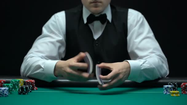 Casino Dealer Making Shuffling Tricks Cards Getting Ace Lucky Poker — Stock Video